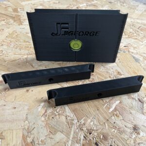 Shower Pipe Levelling Tool – 15mm – 150mm Centres – Spirit Level + Clips – Jig Forge